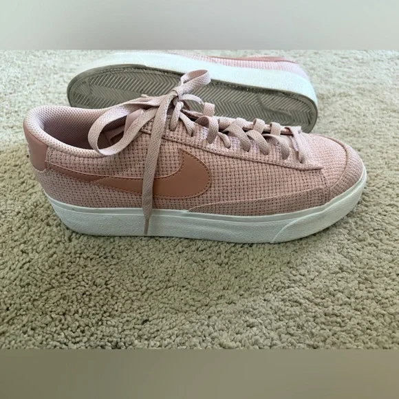 Nike Blazer Low Platform Women's Shoes Pink Oxford/Summit White/Pink Oxford/Rose - Picture 3 of 10